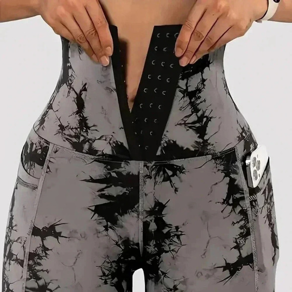 Sexy Skinny Tie-dye Buckle Front Leggings - Picture 2 of 5